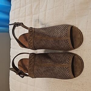 Indigo Road open toe, breathable ladies shoes